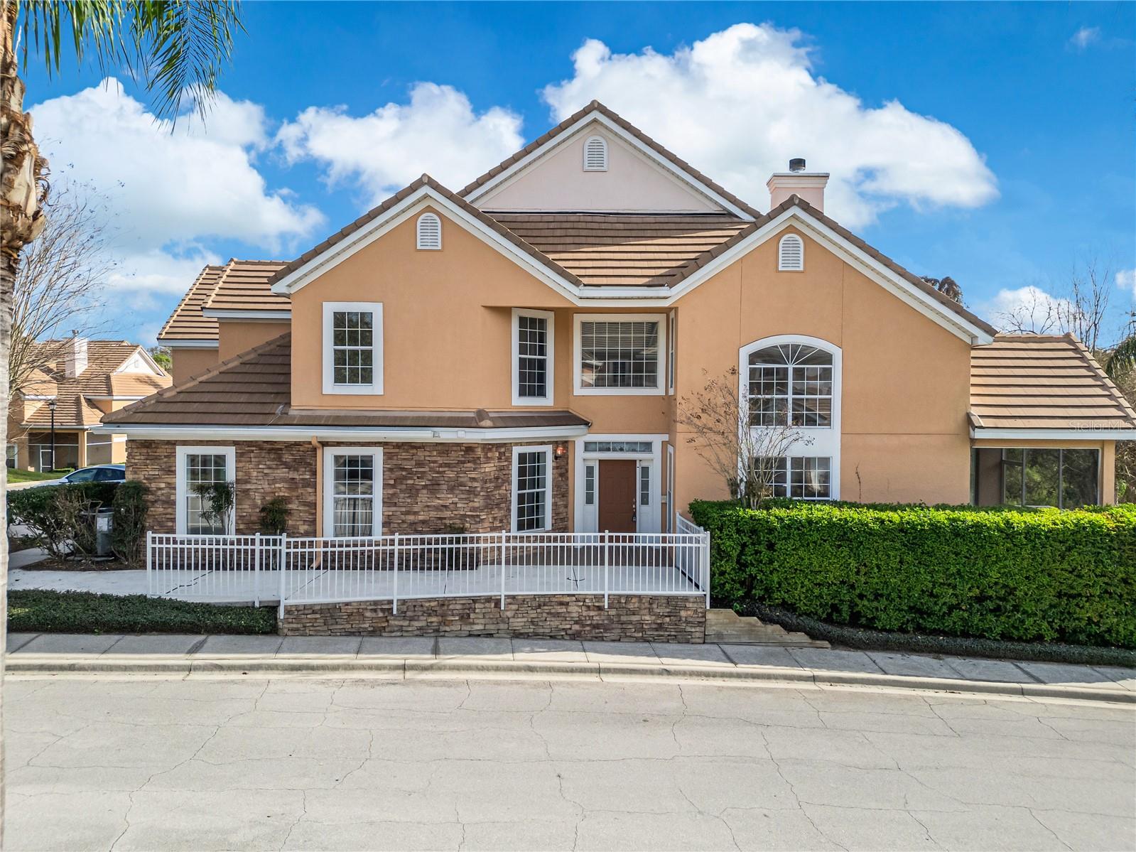 En Venta 7000 STONEHEDGE DR #156, ORLANDO, FL 32819