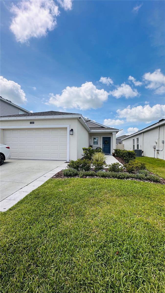 Foto de propiedad en 4260 PEBBLES THROW DR KISSIMMEE con MLS# S5146695