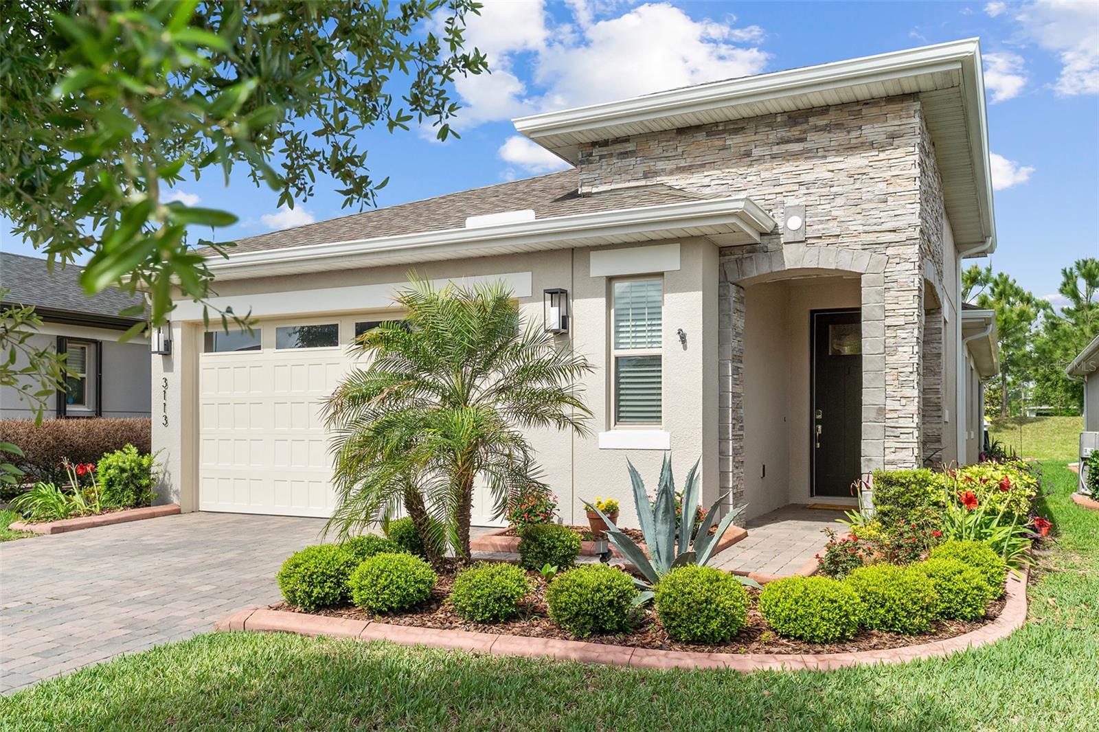 Foto de propiedad en 3113 SONGBIRD CIR ST CLOUD con MLS# S5146996