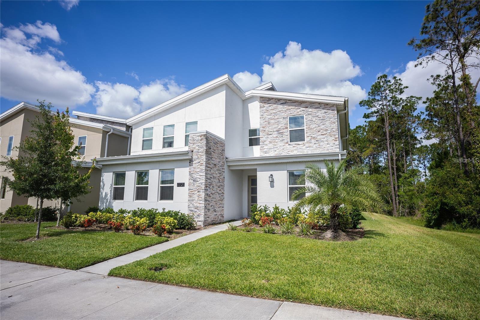 Foto de propiedad en 2701 BOOKMARK DR KISSIMMEE con MLS# S5147113