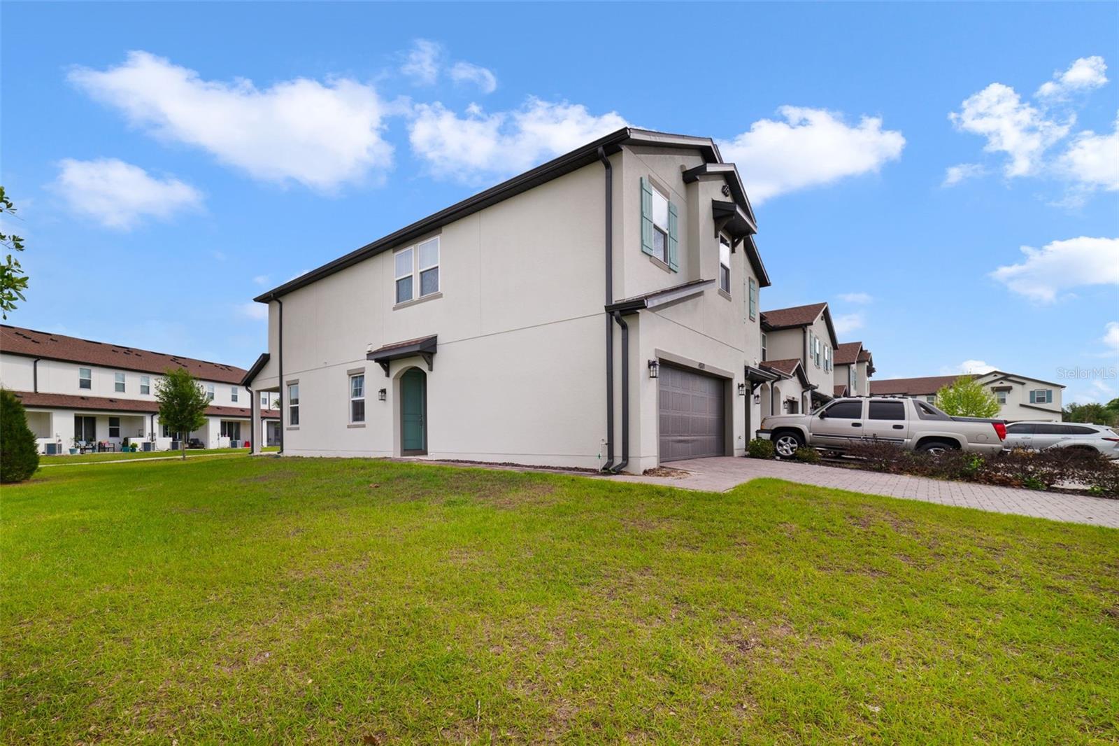 Foto de propiedad en 4371 CREEK COVE LN KISSIMMEE con MLS# S5147262