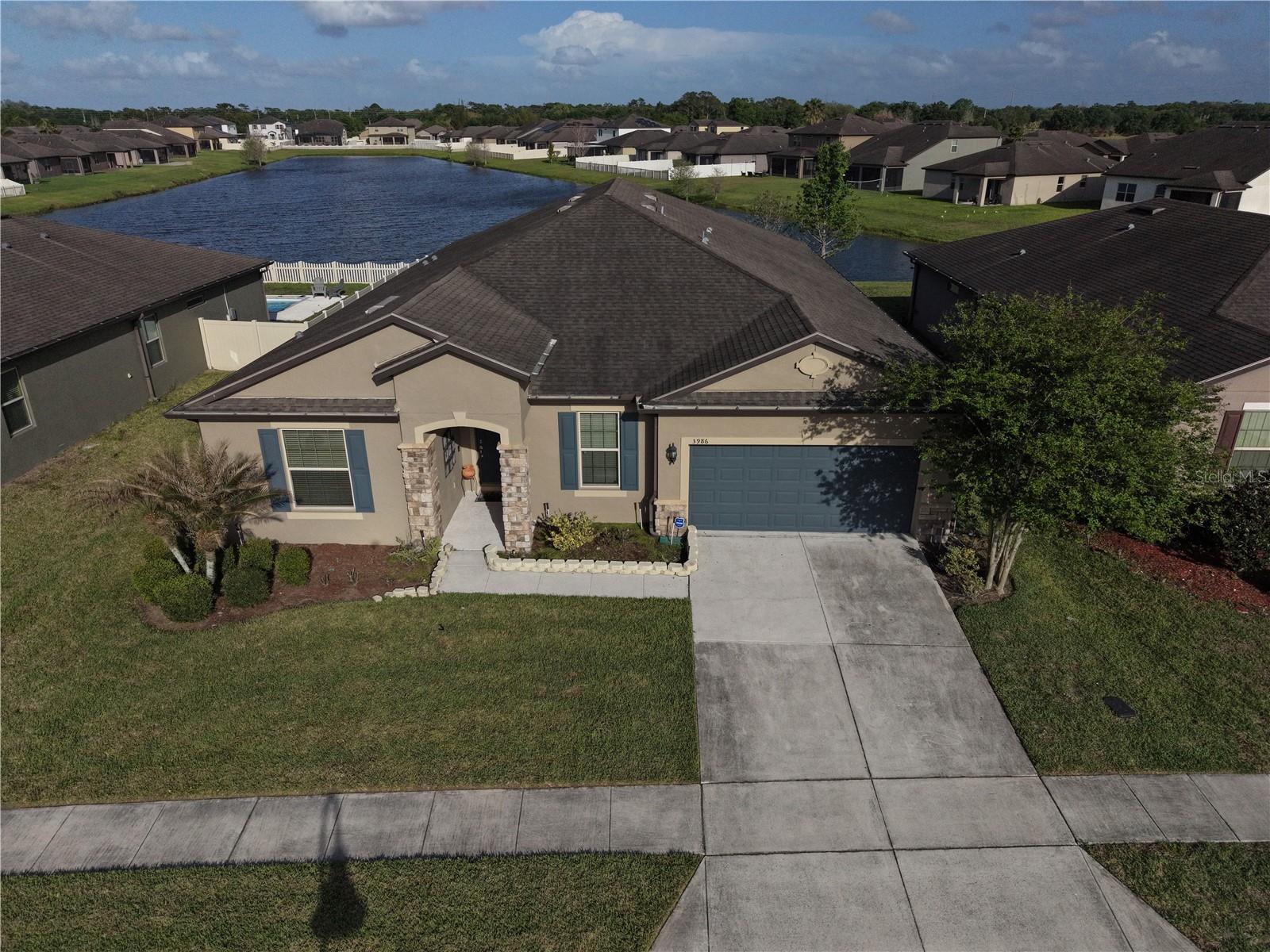 Foto de propiedad en 3986 BAJA DR ST CLOUD con MLS# S5147286