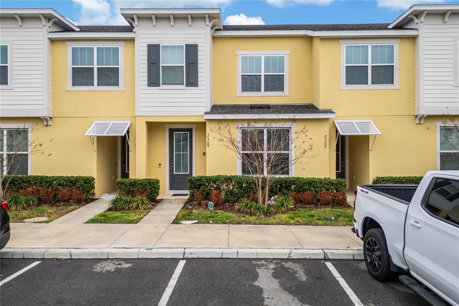 Foto de propiedad en 2309 DISTANT SUN TRL KISSIMMEE con MLS# S5148713