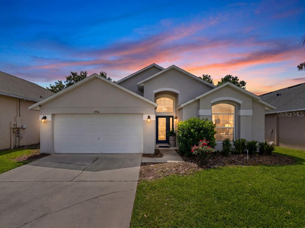 Foto de propiedad en 2916 BLOOMING ALAMANDA LOOP KISSIMMEE con MLS# S5148866