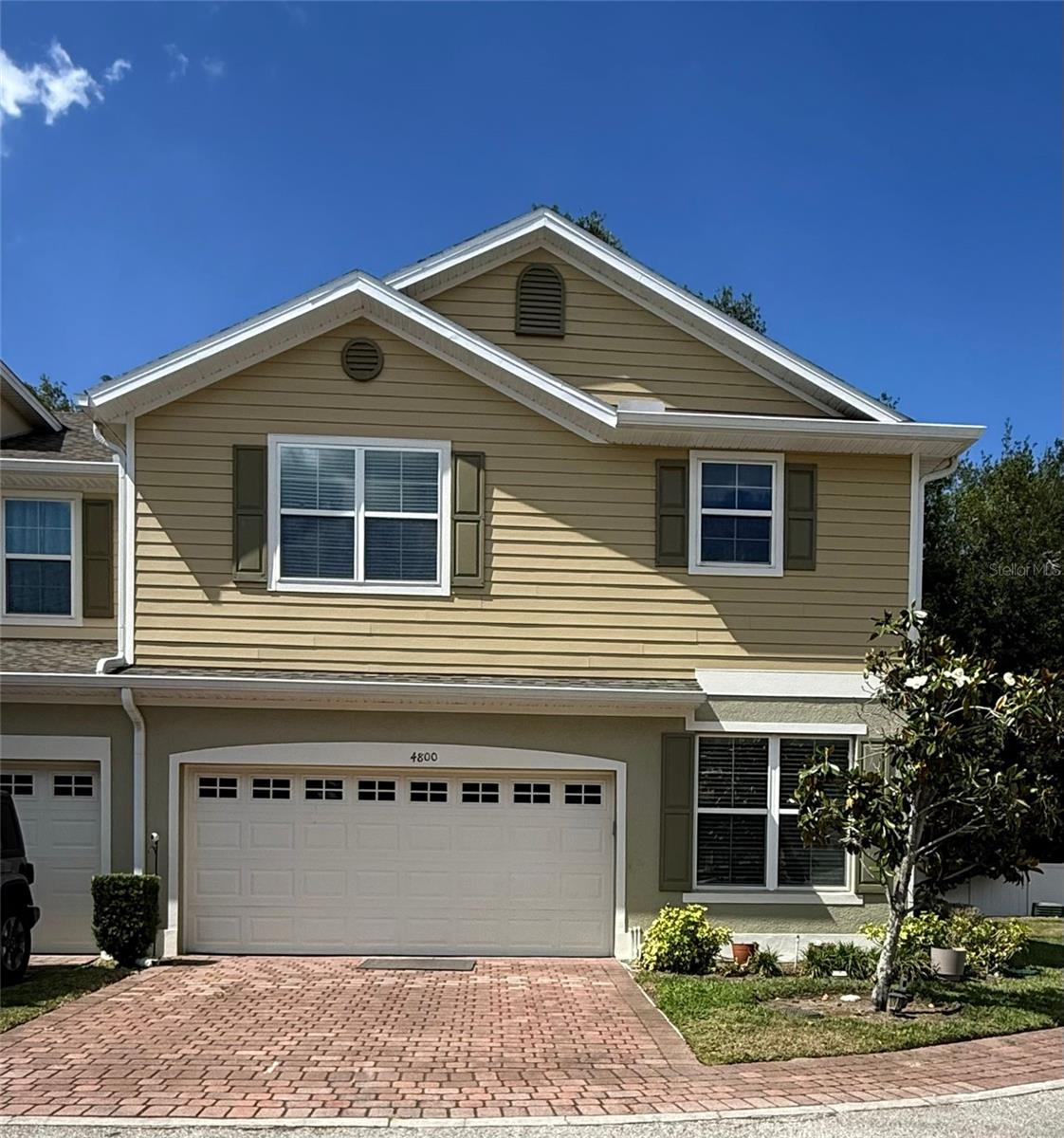 Foto de propiedad en 4800 POOLSIDE DR ST CLOUD con MLS# S5148979