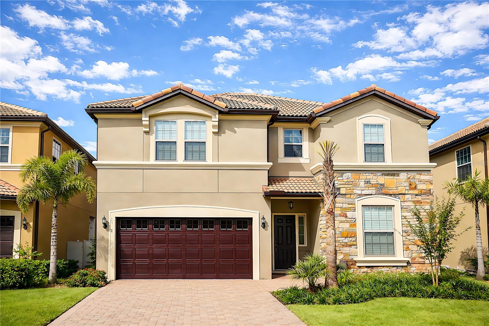 Foto de propiedad en 2147 TRIPOLI CT KISSIMMEE con MLS# S5149067