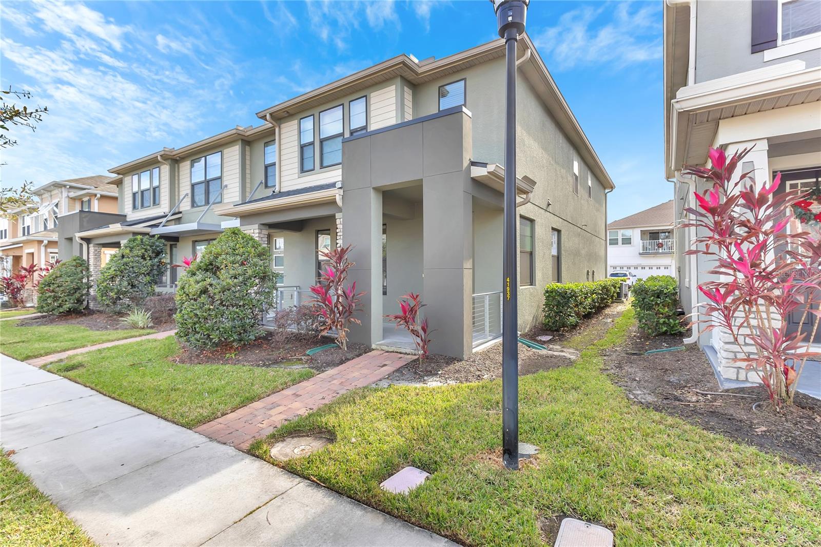 Foto de propiedad en 2274 CENTERRA LOOP KISSIMMEE con MLS# S5149195