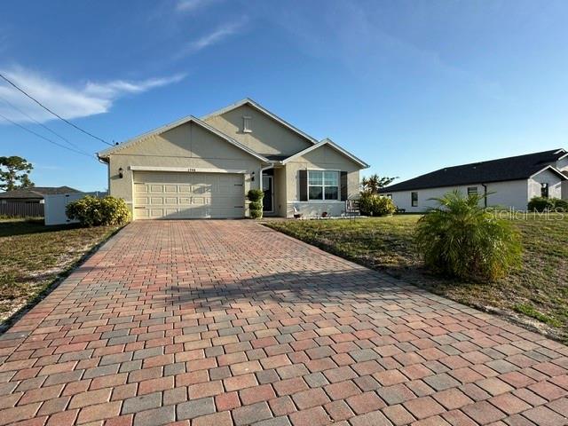 Foto de propiedad en 1708 NW 29TH TER CAPE CORAL con MLS# S5149261