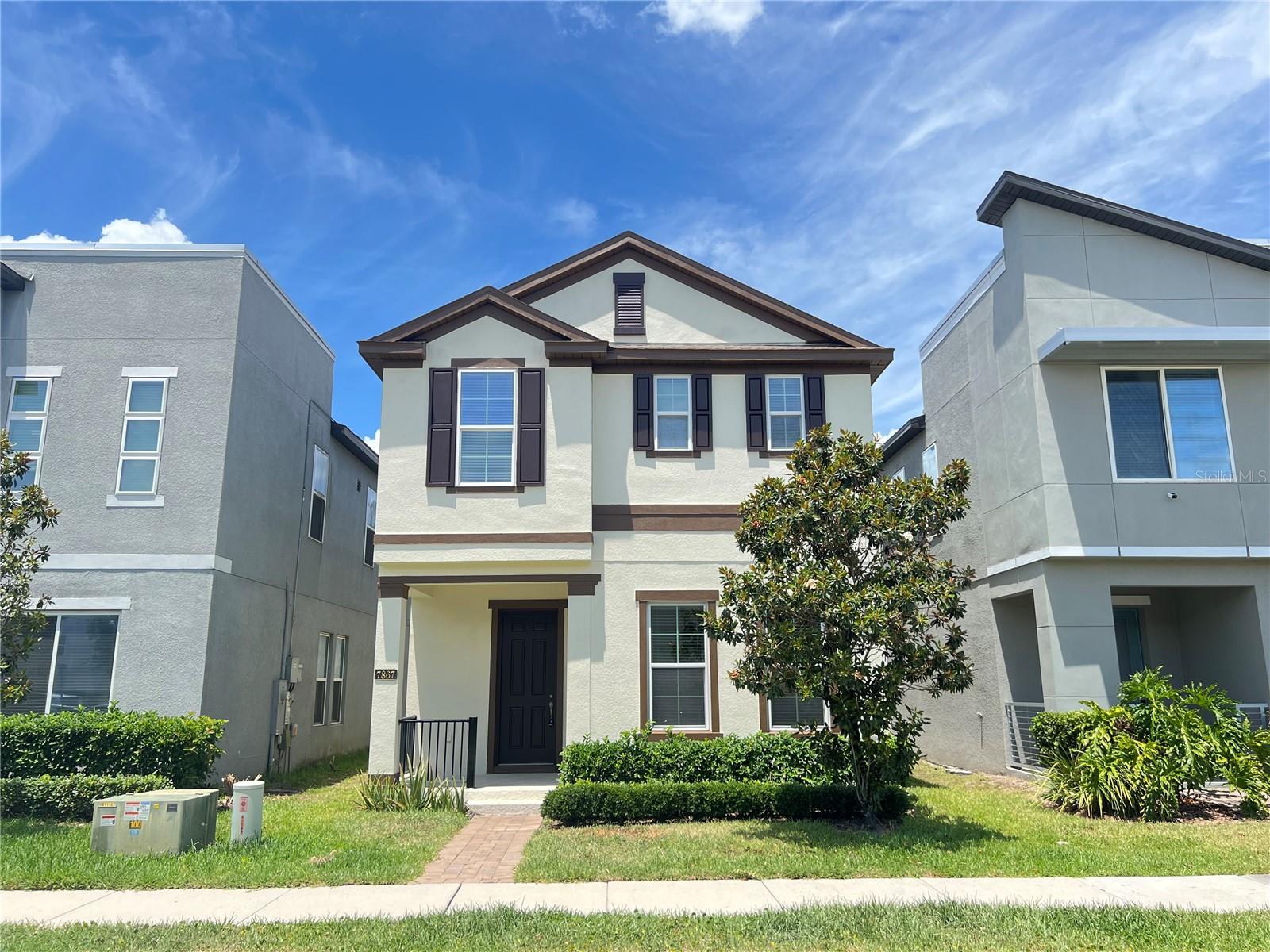Foto de propiedad en 7867 BERKSHIRE OAK ALY WINDERMERE con MLS# S5149947