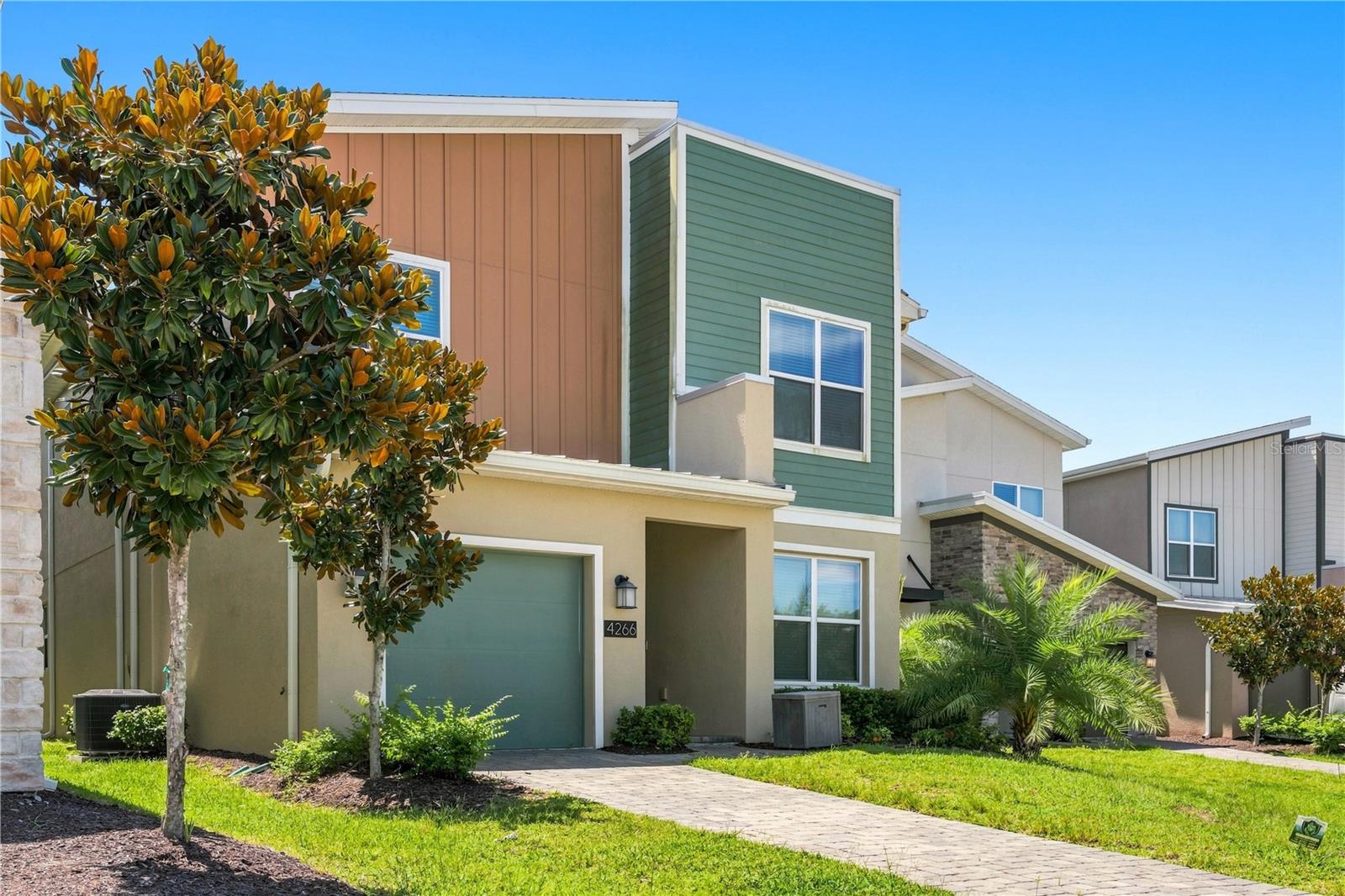 Foto de propiedad en 4266 PARAGRAPH DR KISSIMMEE con MLS# S5149962