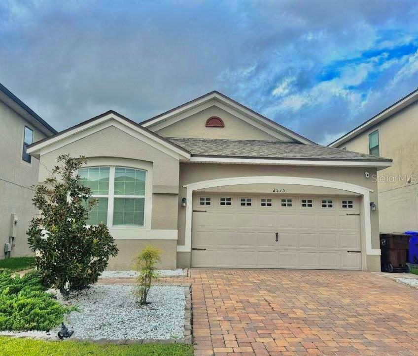 Foto de propiedad en 2515 NOUVEAU WAY KISSIMMEE con MLS# S5151111