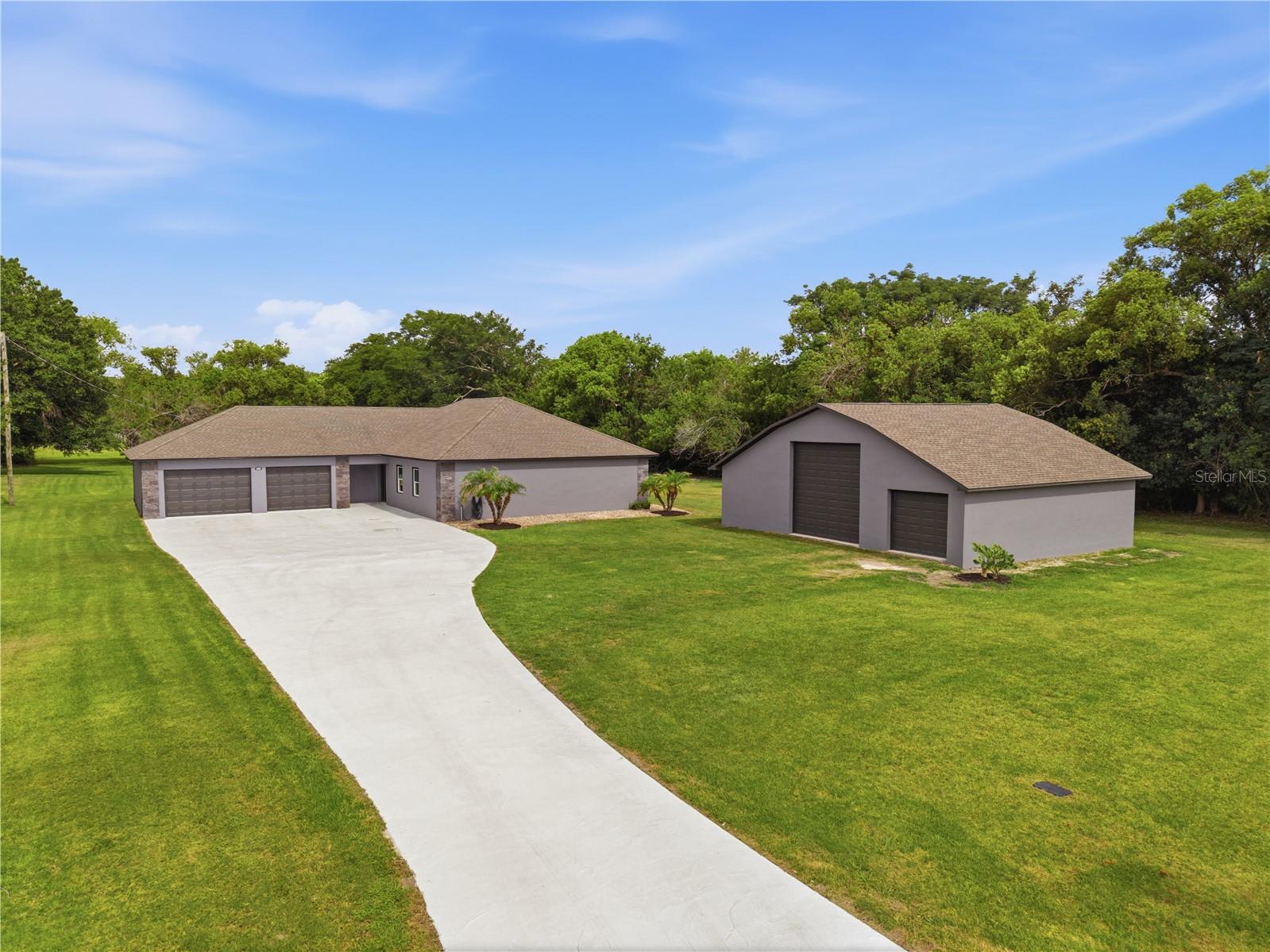 Foto de propiedad en 450 ROSEDALE AVE ST CLOUD con MLS# S5151806