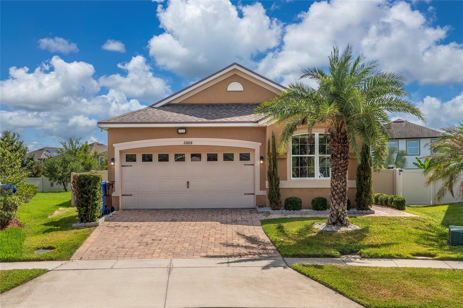 Foto de propiedad en 2608 NOUVEAU WAY KISSIMMEE con MLS# S5151969