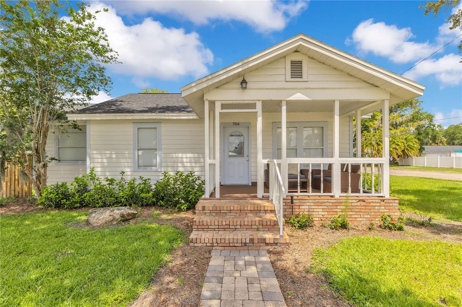 En Venta 704 S CLYDE AVE, KISSIMMEE, FL 34741