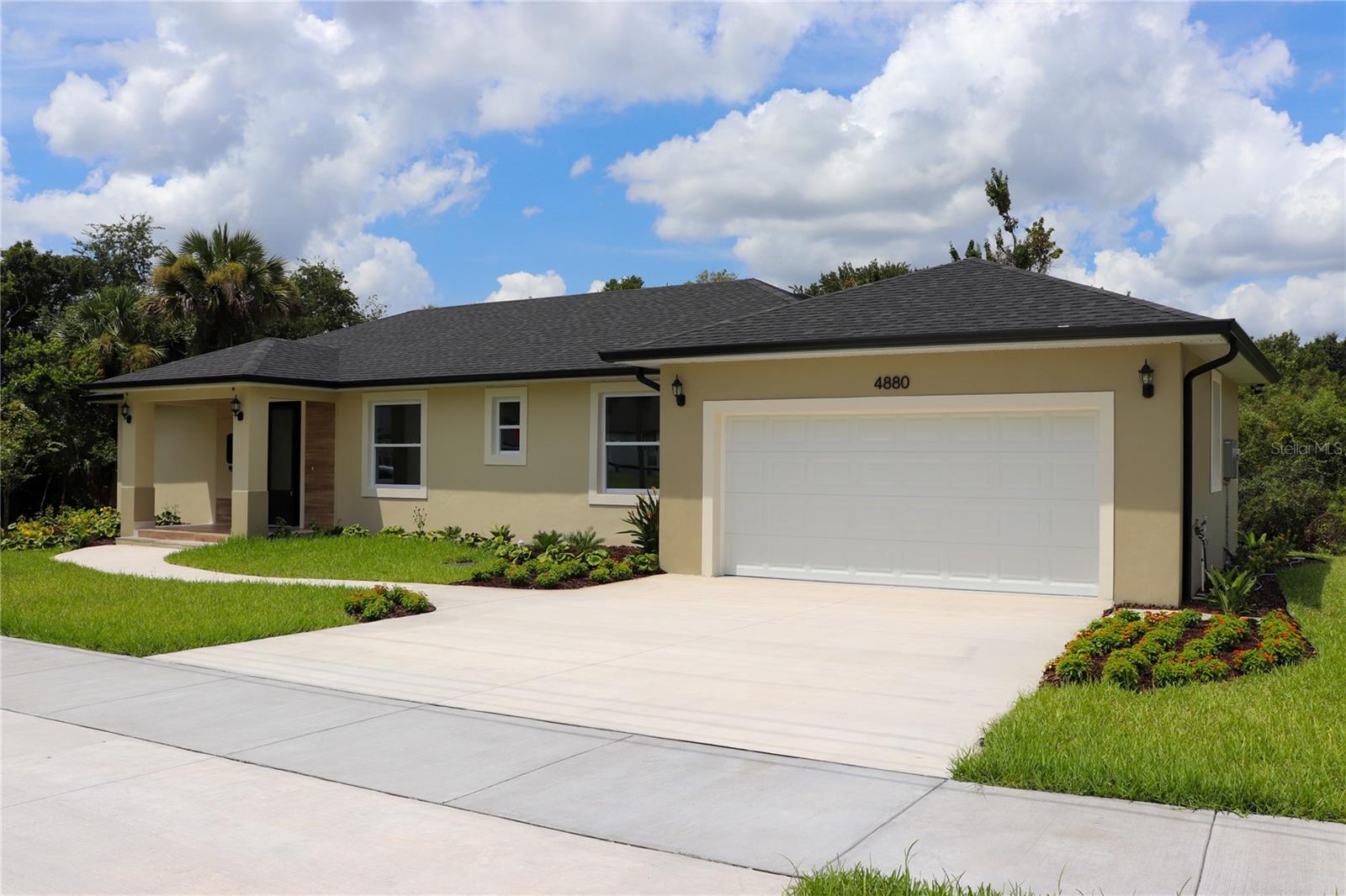 En Venta 4880 BARNA AVE, TITUSVILLE, FL 32780
