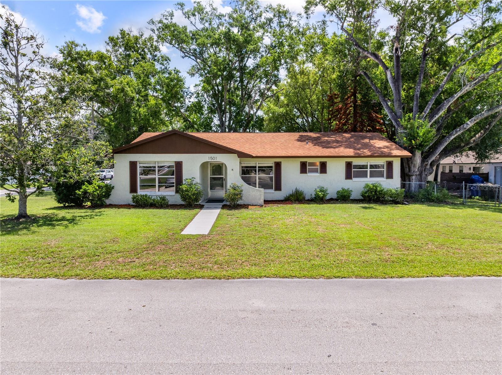 En Venta 1501 VIRGINIA AVE, ST CLOUD, FL 34769