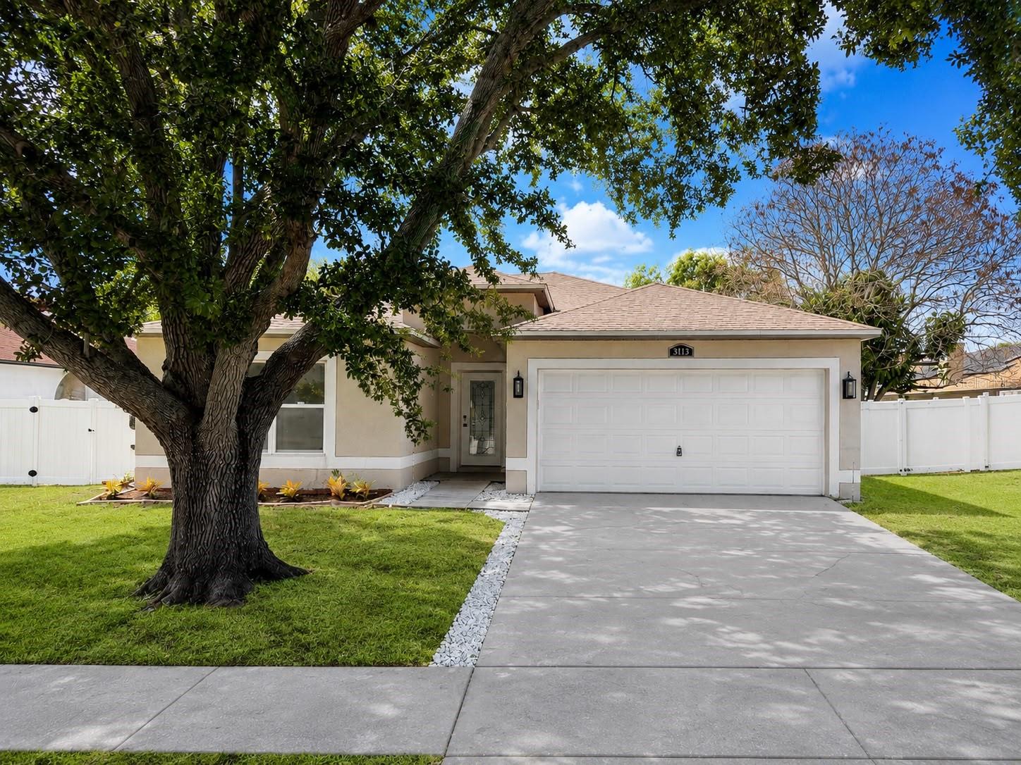 En Venta 5112 LAVAL DR, ORLANDO, FL 32839