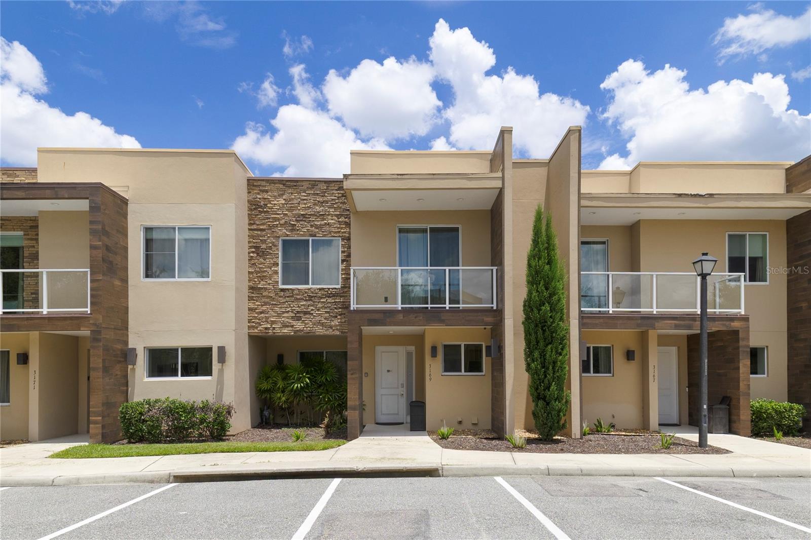 Foto de propiedad en 3169 PANTANAL LN KISSIMMEE con MLS# S5153276