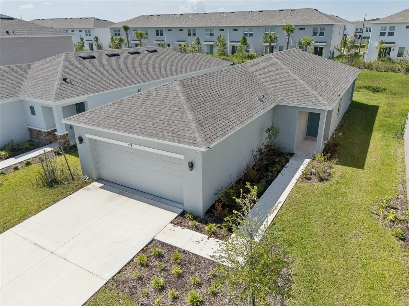Foto de propiedad en 5744 LE MARIN WAY KISSIMMEE con MLS# S5153564