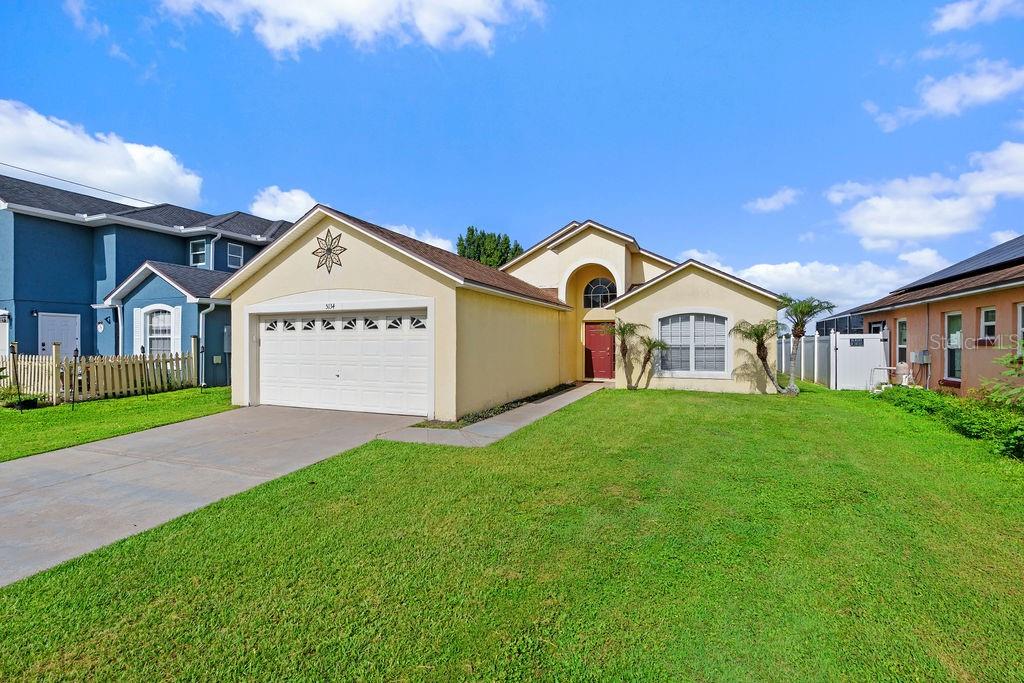 Foto de propiedad en 5134 VIOLET LN KISSIMMEE con MLS# S5153654
