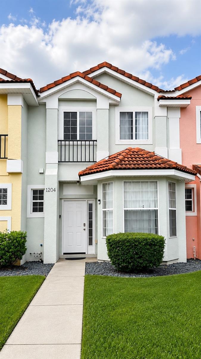 Foto de propiedad en 1204 S BEACH CIR KISSIMMEE con MLS# S5153974
