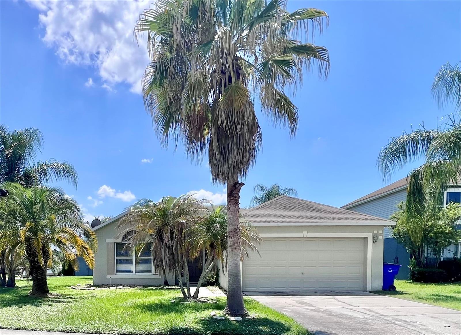 Foto de propiedad en 2950 ELBIB DR ST CLOUD con MLS# S5154025