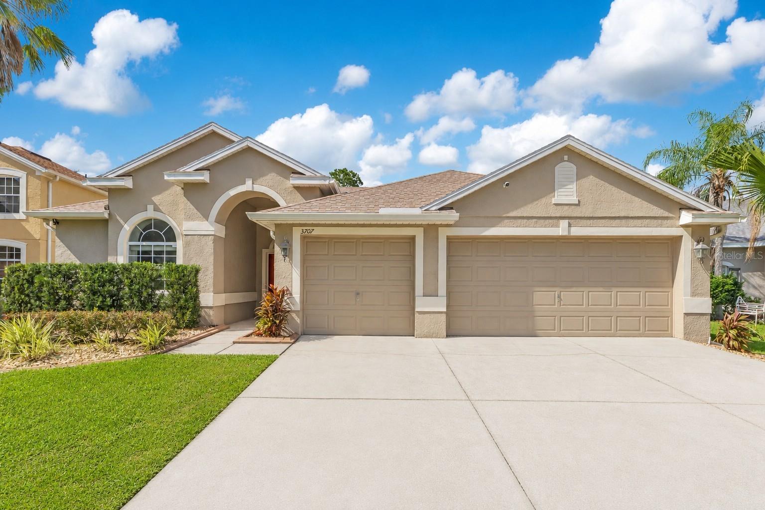 Foto de propiedad en 3707 MOON DANCER PL ST CLOUD con MLS# S5154078