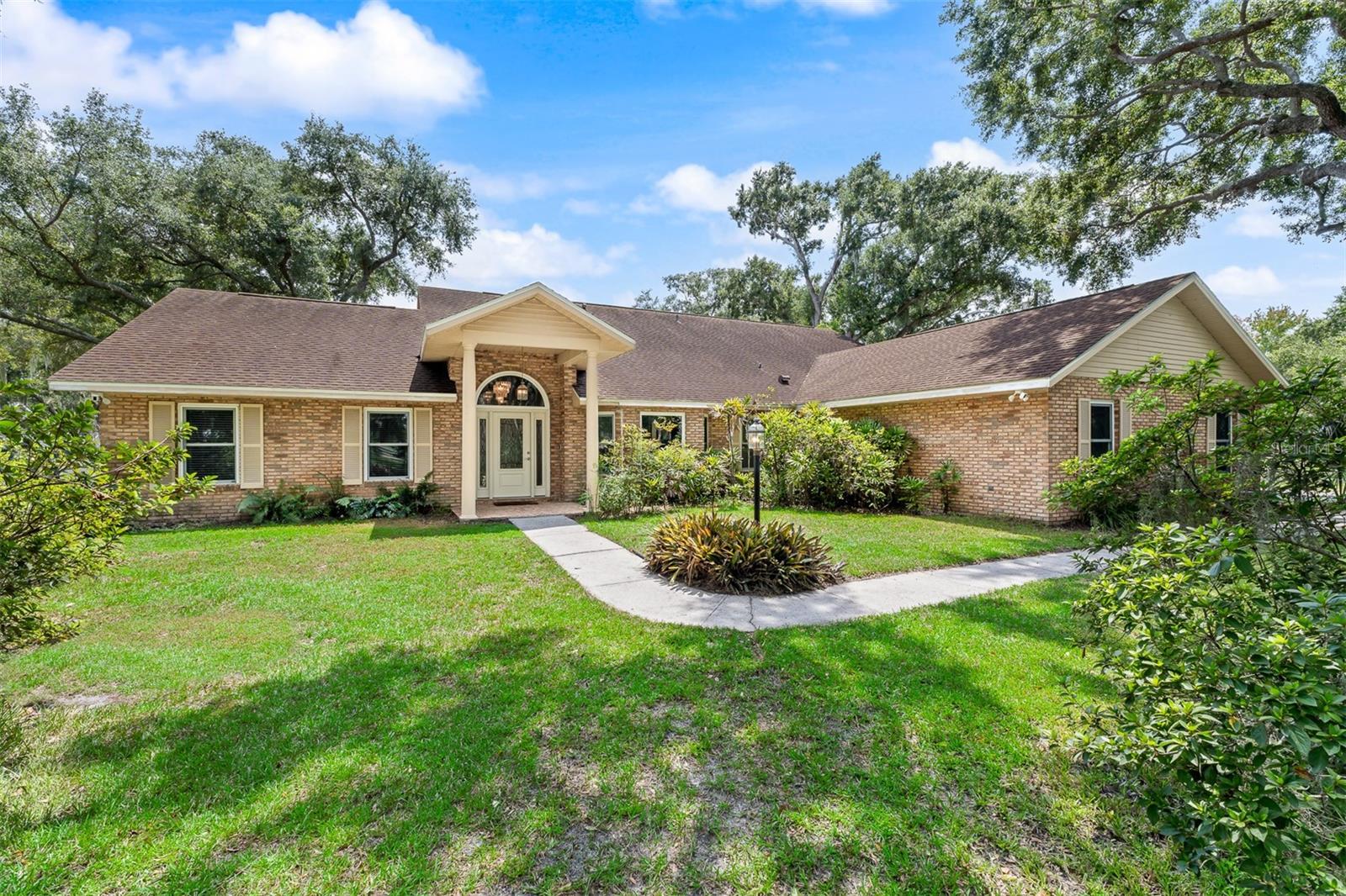 Foto de propiedad en 1650 GRANADA BLVD KISSIMMEE con MLS# S5155151