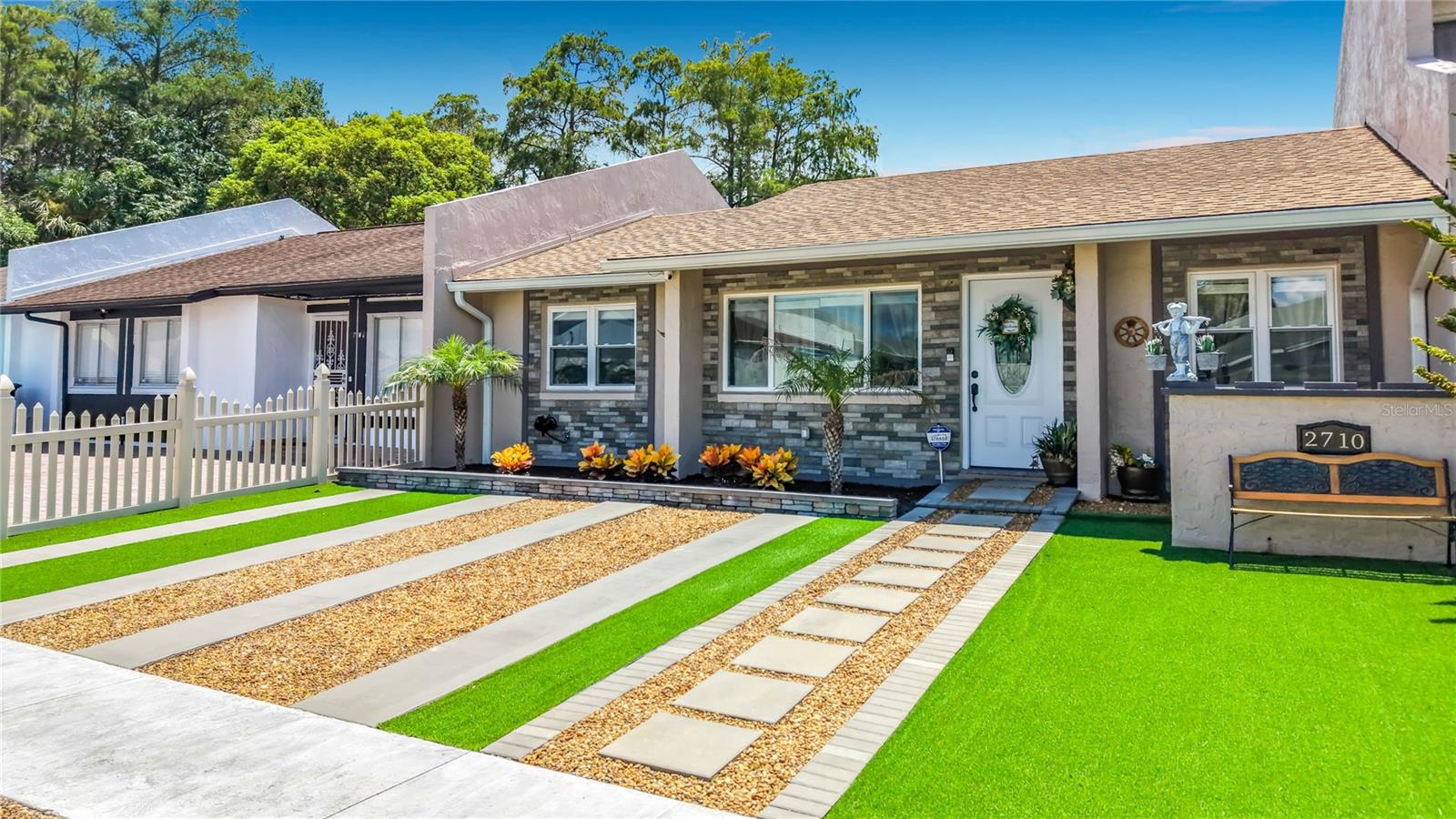 Foto de propiedad en 2710 CHARING CROSS WAY ORLANDO con MLS# S5155472
