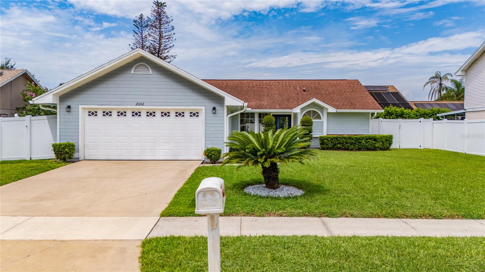 Foto de propiedad en 2042 GAMBOGE DR ORLANDO con MLS# S5155994