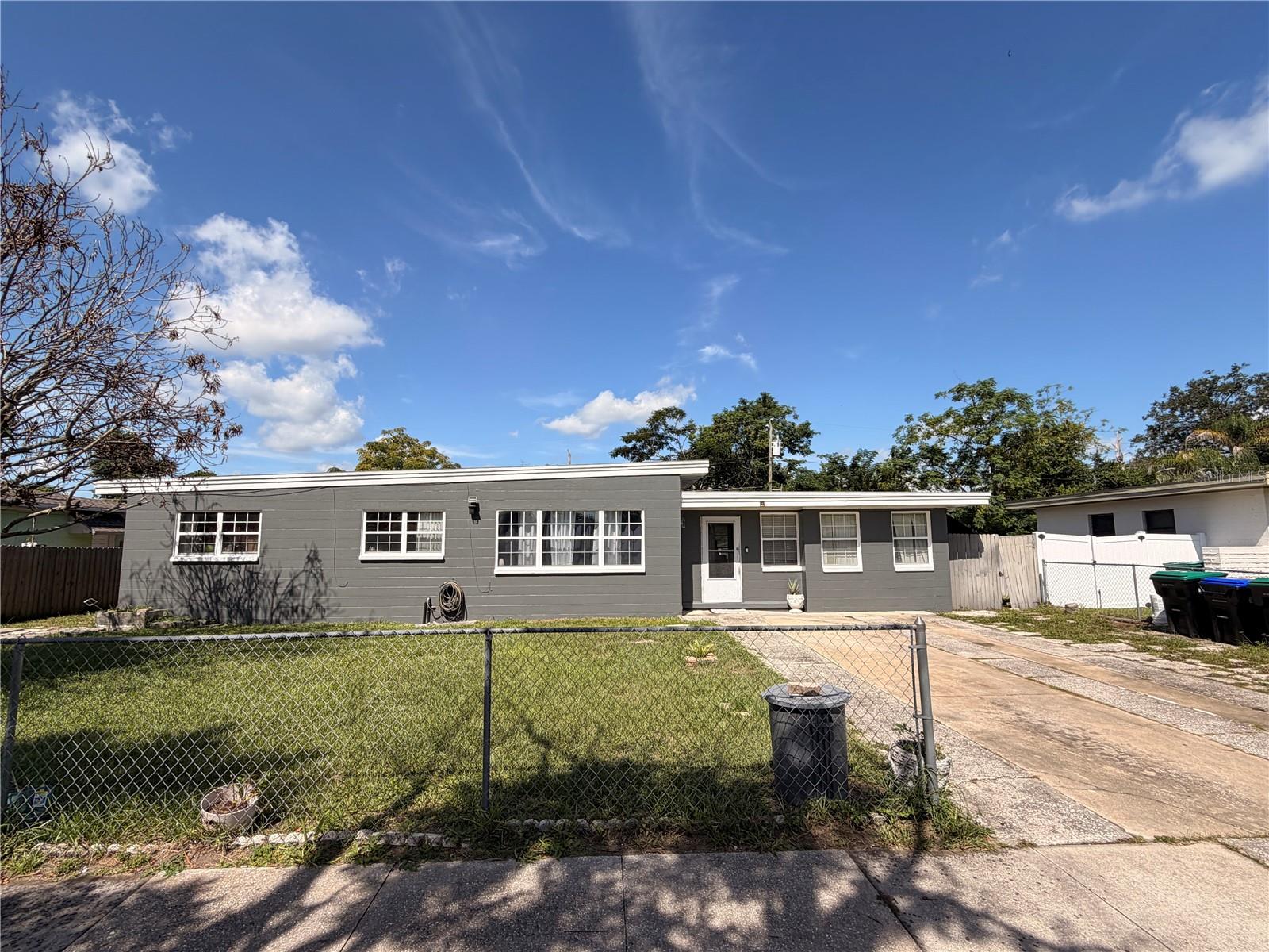 Foto de propiedad en 610 CAPEHART DR ORLANDO con MLS# S5156476