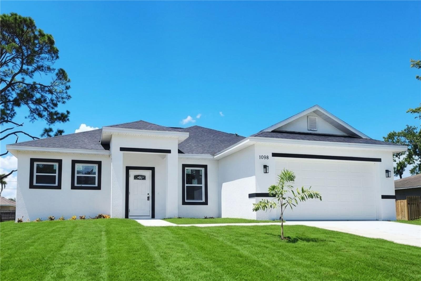 Lawn virtually Staged