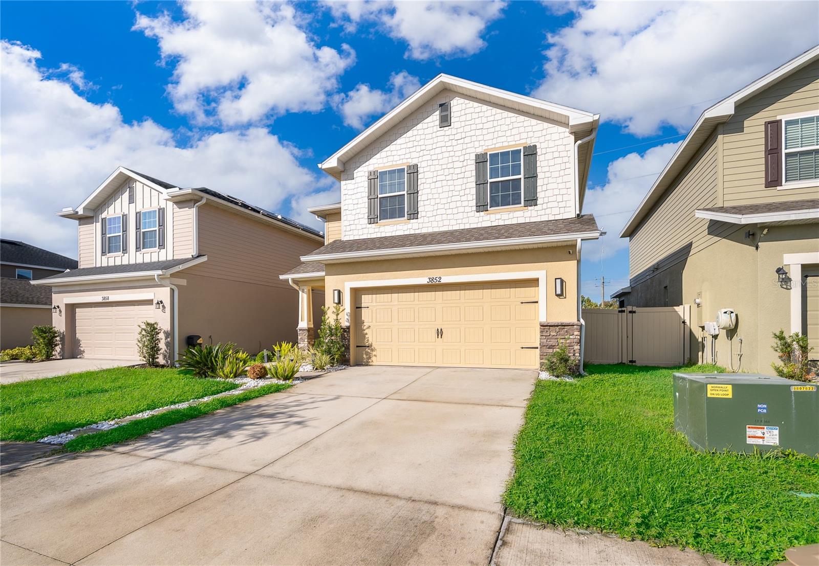 Foto de propiedad en 3852 SAGEFIELD DR HARMONY con MLS# S5156600