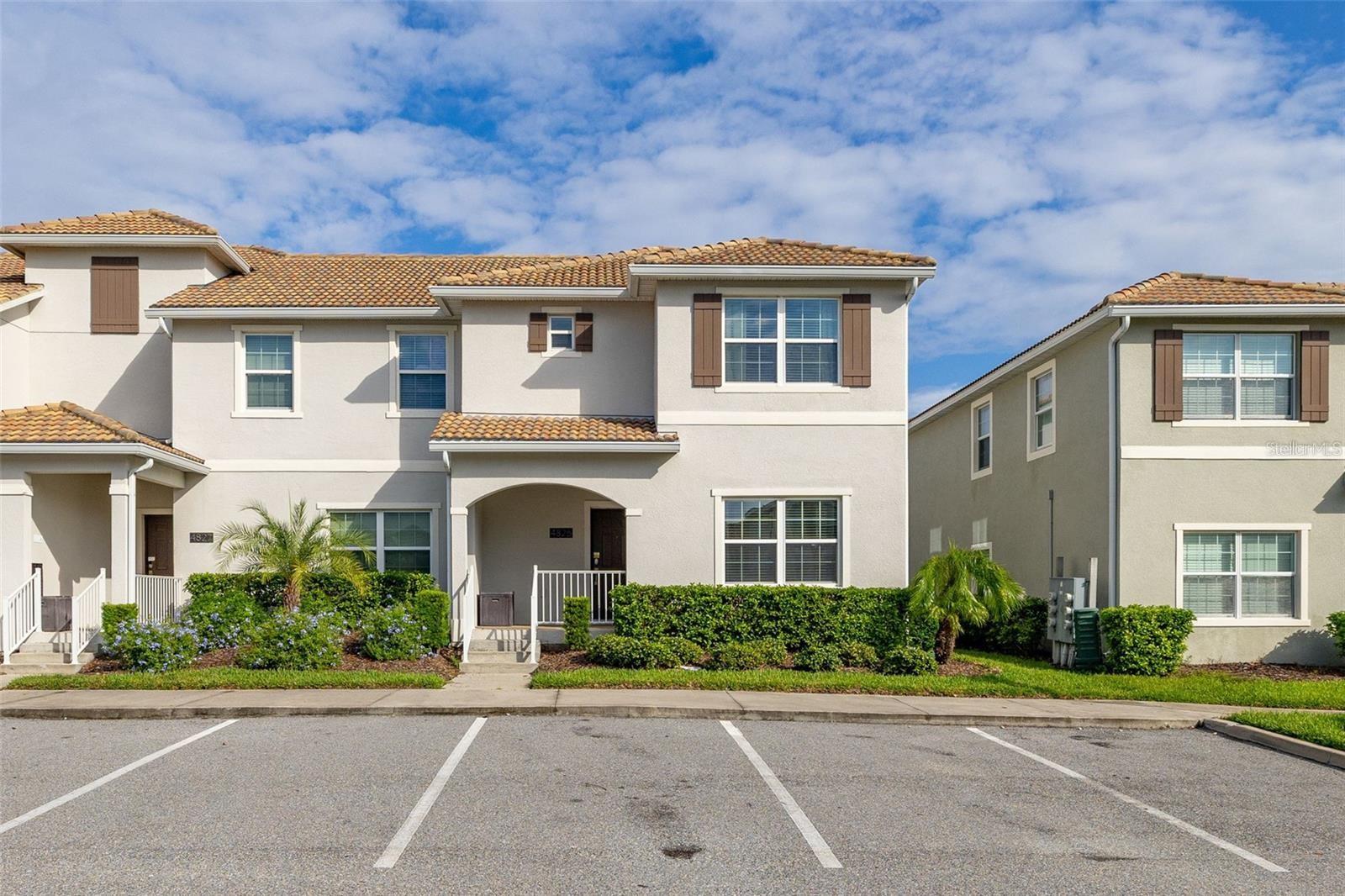 Foto de propiedad en 4825 MEMORIES LN KISSIMMEE con MLS# S5156722