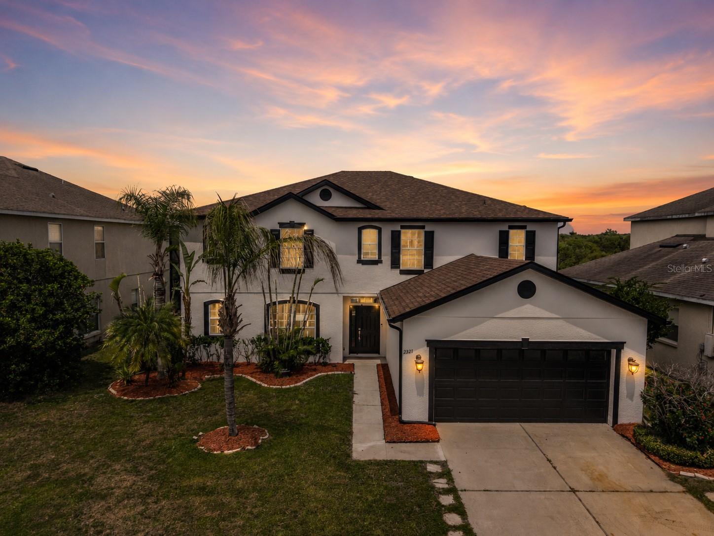 Foto de propiedad en 2321 THE OAKS BLVD KISSIMMEE con MLS# S5156742