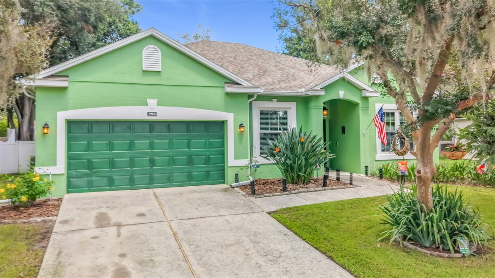 Foto de propiedad en 1988 ANCIENT OAK DR OCOEE con MLS# S5156901