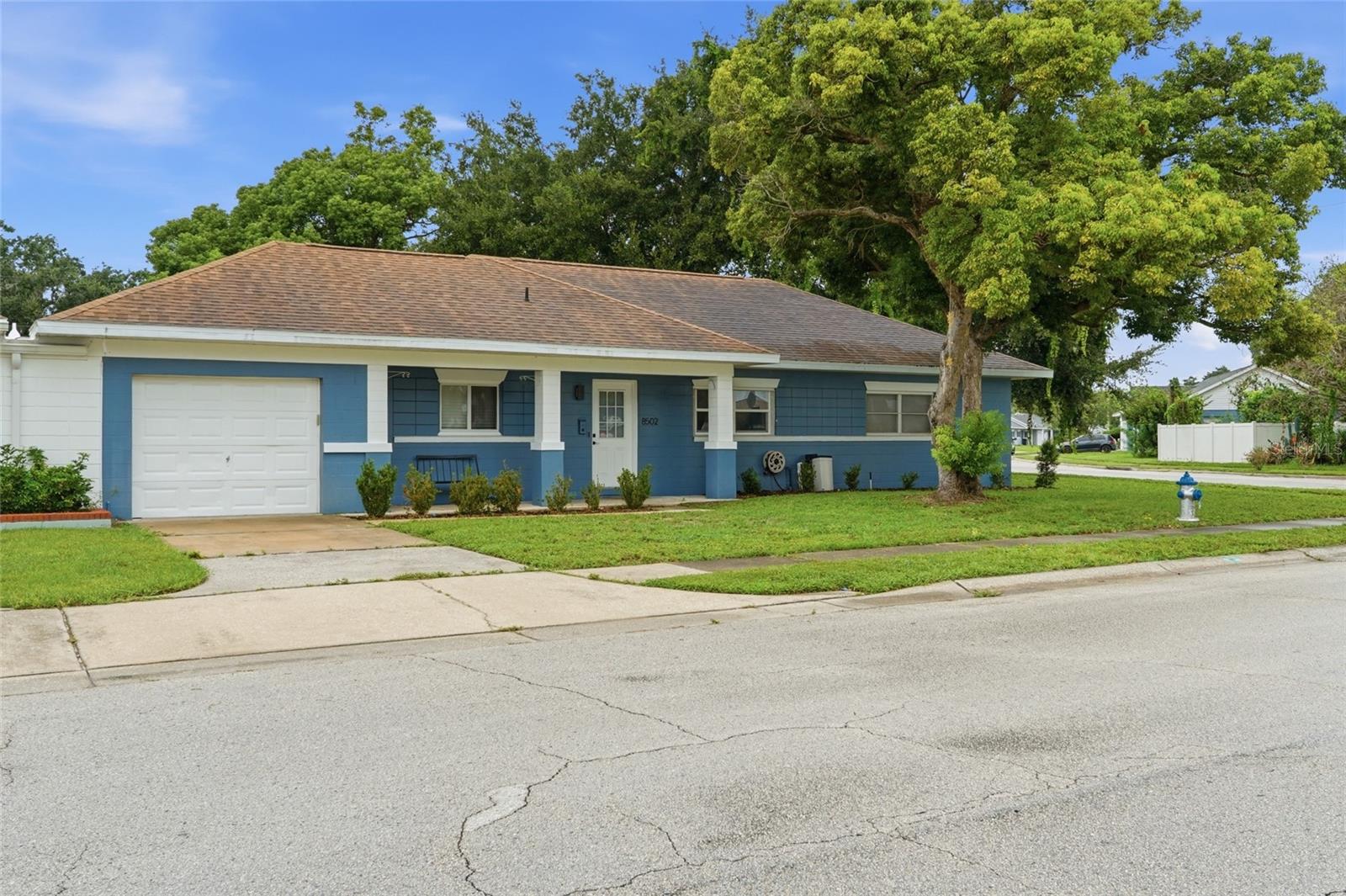 En Venta 8502 OAK BLUFF DR, ORLANDO, FL 32827