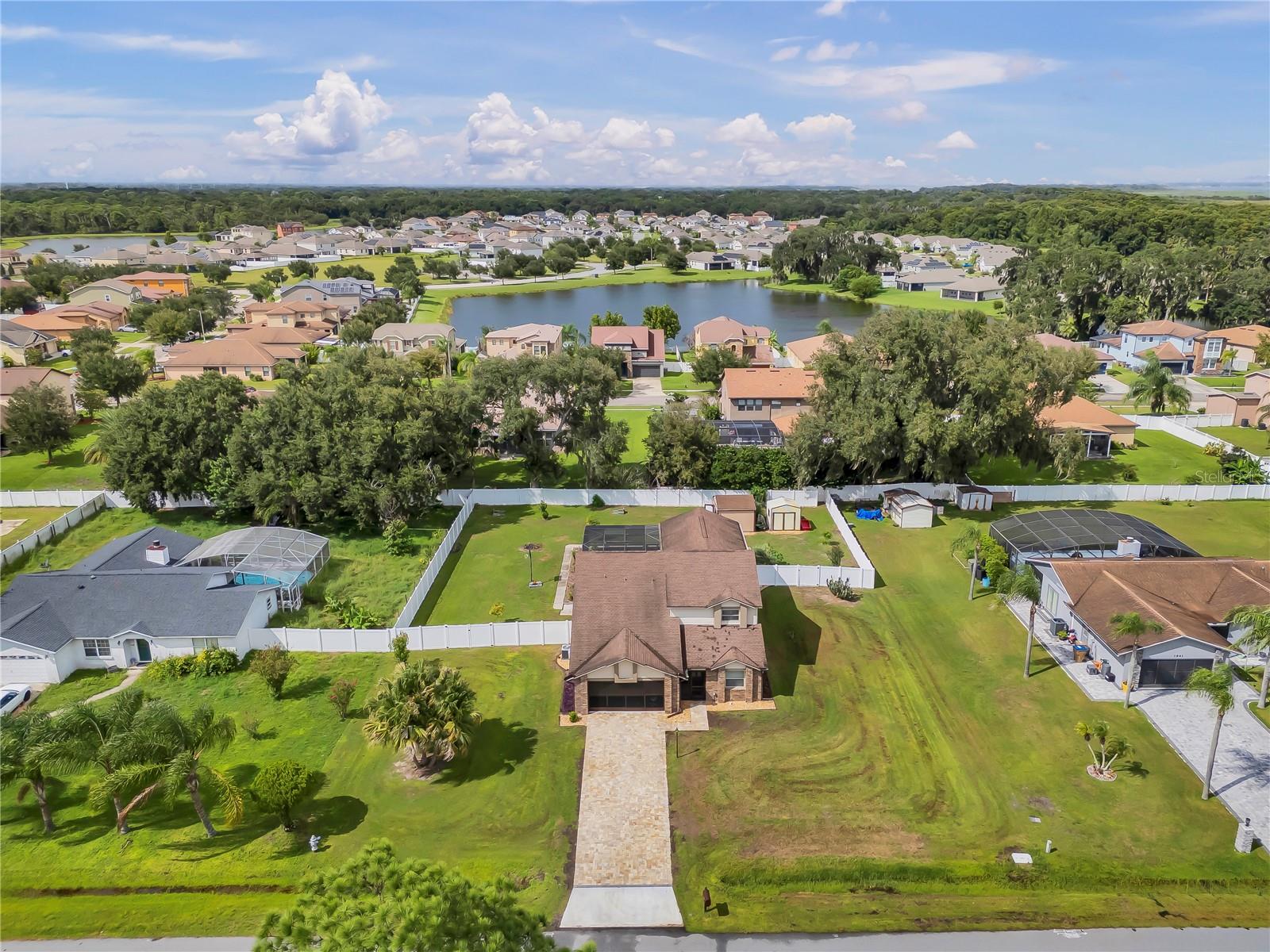 En Venta 1861 PINE NEEDLE TRL, KISSIMMEE, FL 34746