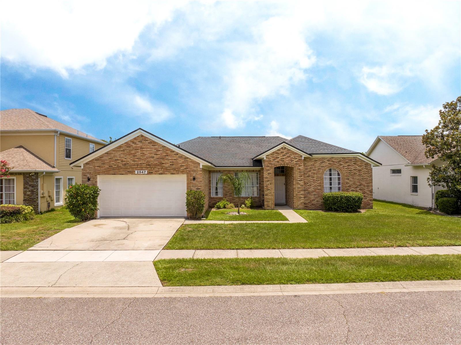 En Venta 2547 RACCOON RUN LN, ORLANDO, FL 32837