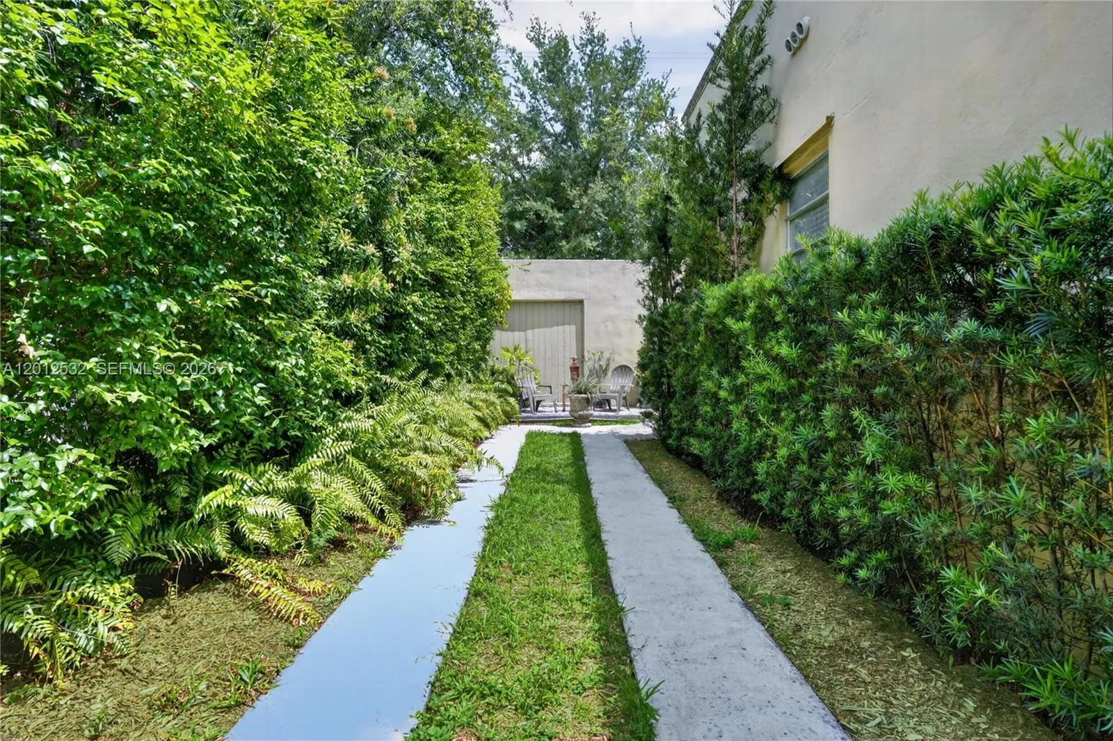 Foto de propiedad en STUDIO Studio San Miguel Rear, Coral Gables, FL 33134 Coral Gables con MLS# 