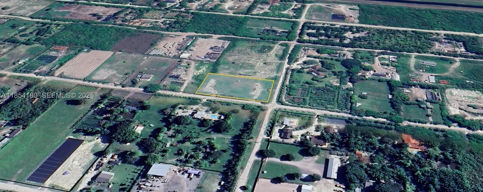 Foto de propiedad en SW 160th St And Sw 208 Avenue, Miami, FL 33187 Miami con MLS# 