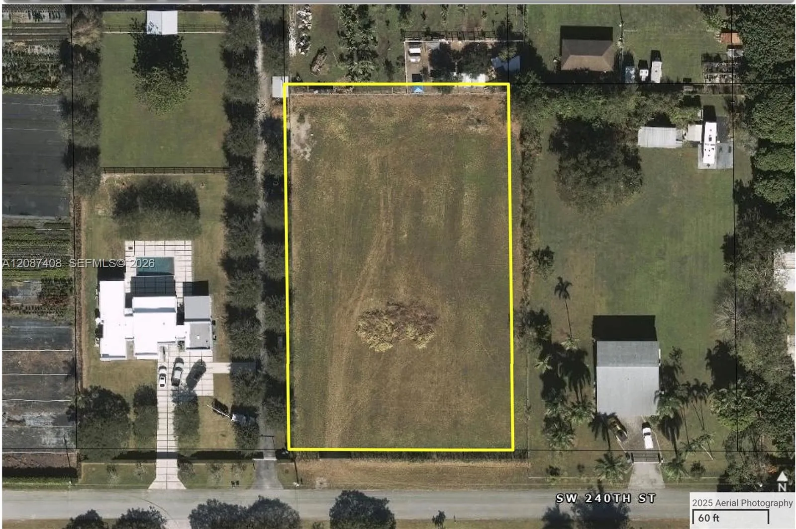 Foto de propiedad en SW 240TH SW 240th Street, Miami, FL 33031 Miami con MLS# 