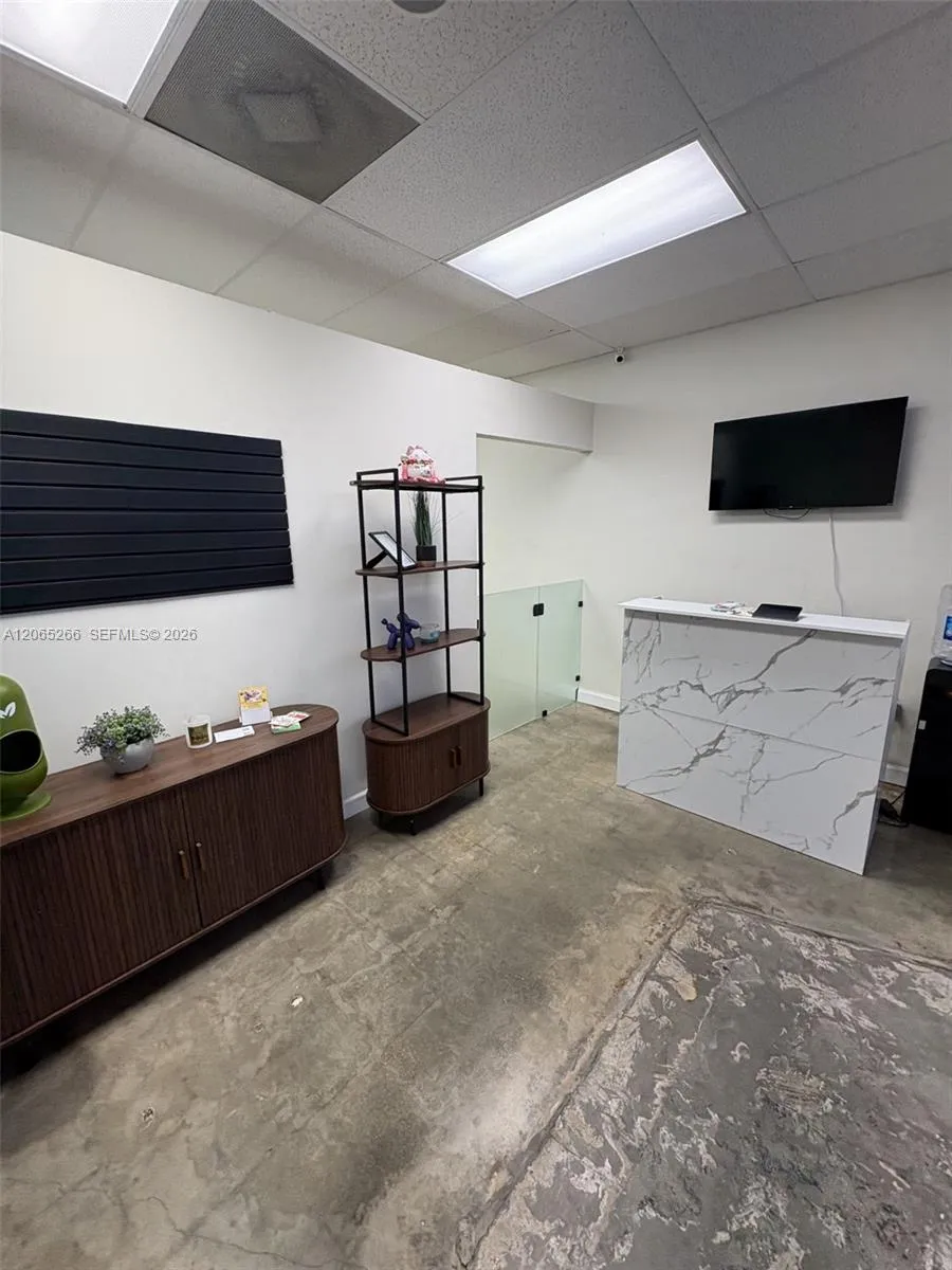 En Venta SW 8th Street, Miami, FL 33144, Miami, FL 33144