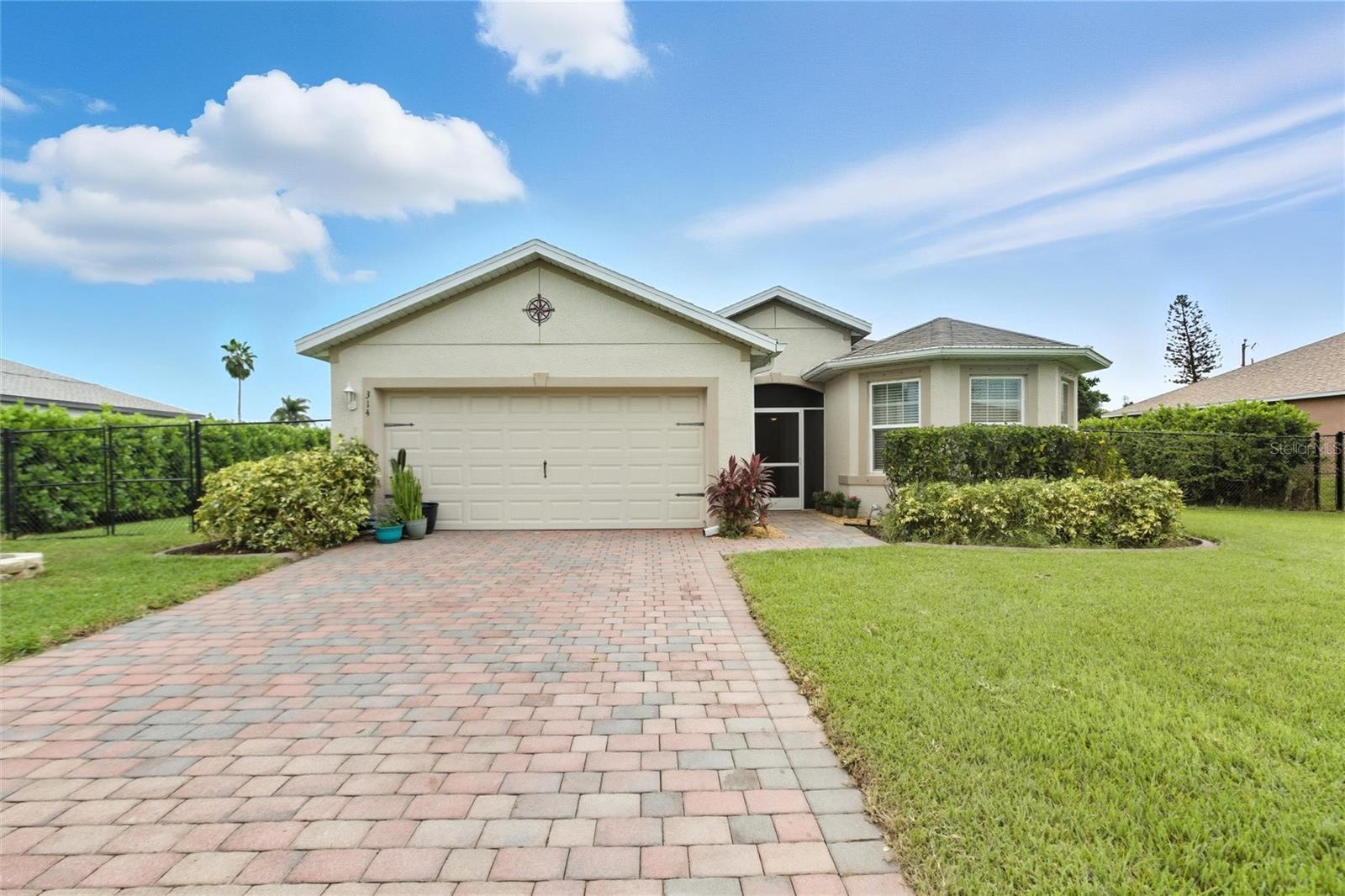 En Venta 314 SE VAN LOON TER, CAPE CORAL, FL 33990
