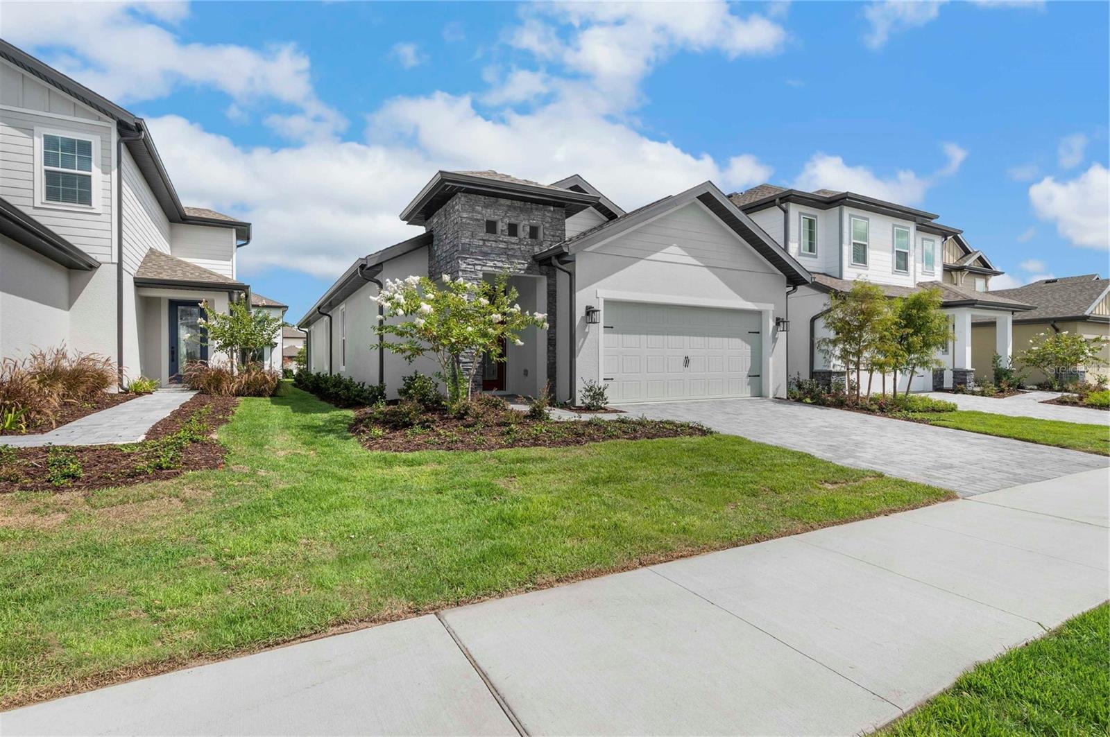 Foto de propiedad en 7817 MARLOW PL KISSIMMEE con MLS# TB8467696
