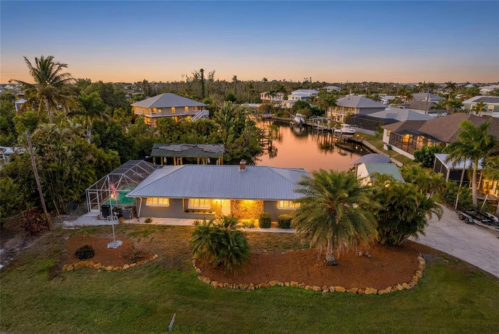 En Venta 2740 SANIBEL BLVD, ST JAMES CITY, FL 33956