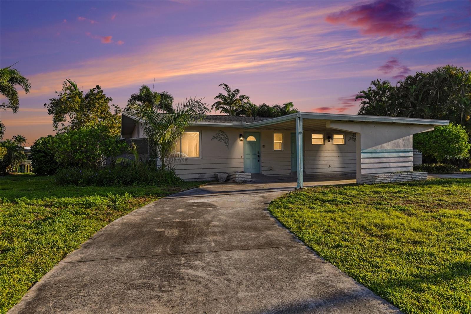 En Venta 468 GRENIER DR, NORTH FORT MYERS, FL 33903