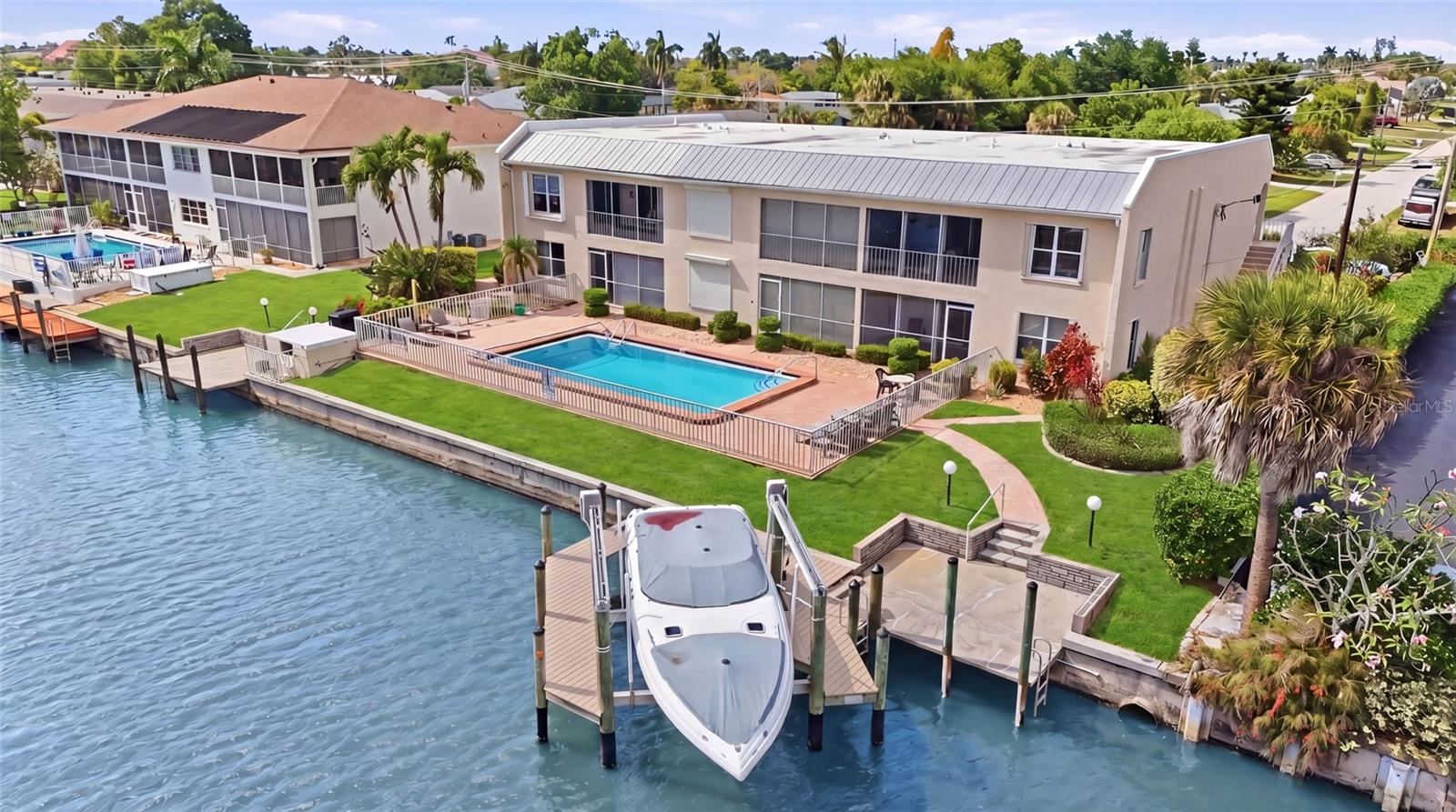 En Venta 912 SE 46TH ST #201, CAPE CORAL, FL 33904