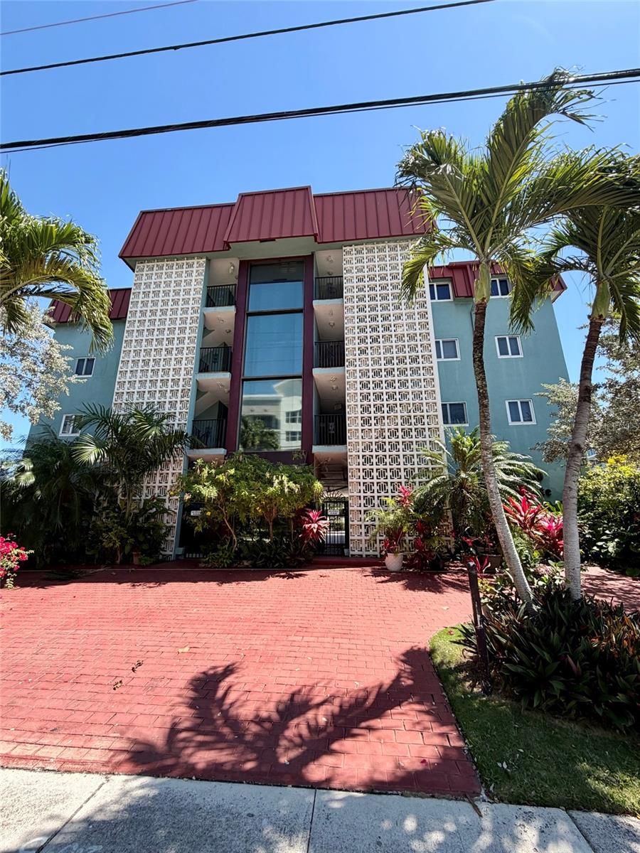 En Venta 180 SE 20TH AVE #303, DEERFIELD BEACH, FL 33441