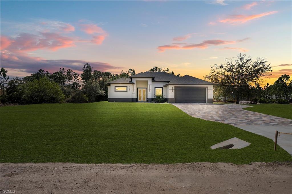 Foto de propiedad en 7799 15TH PL LABELLE con MLS# TB8501297